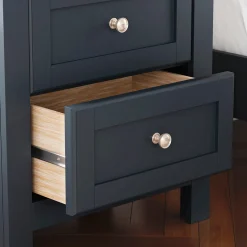 Landocken Nightstand