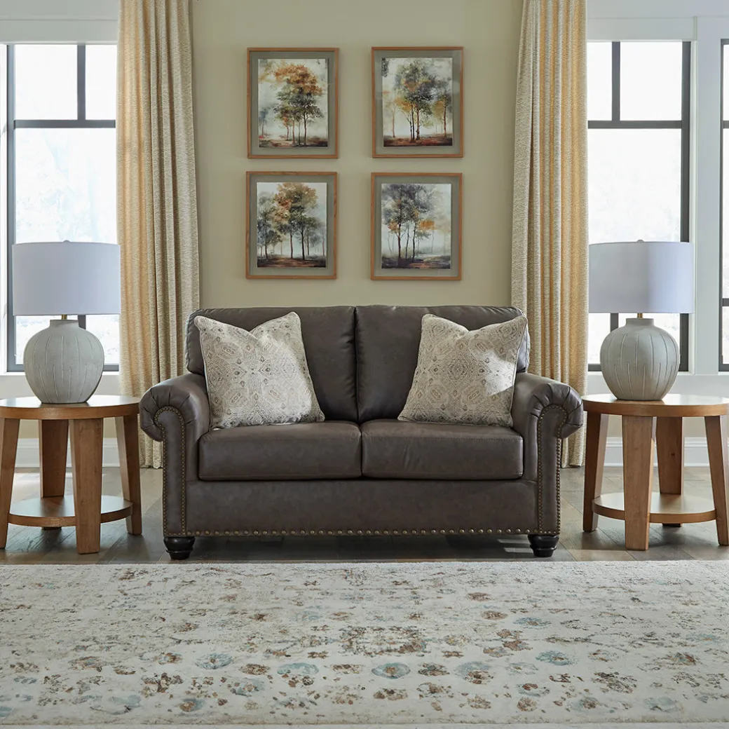 Roxmere Loveseat