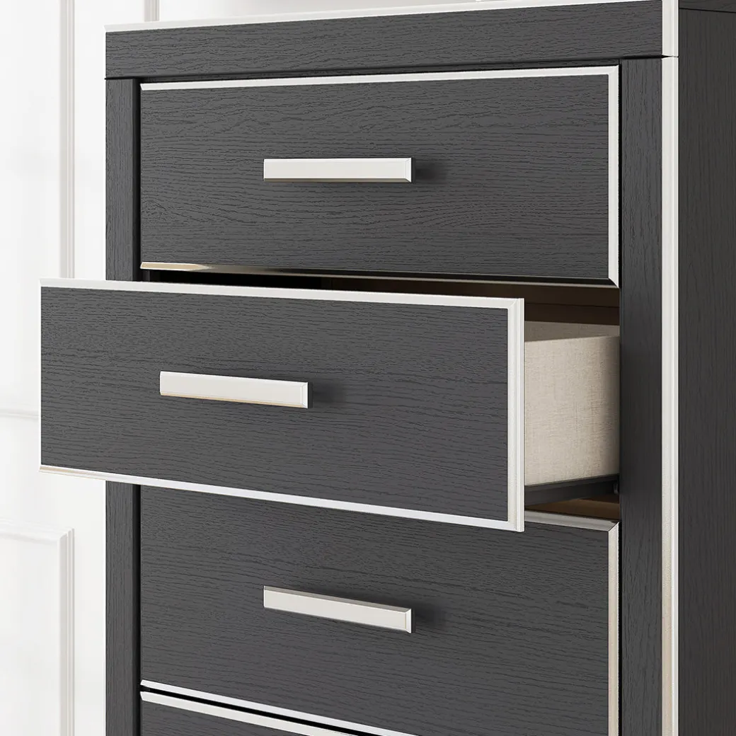 Zuraleus Chest